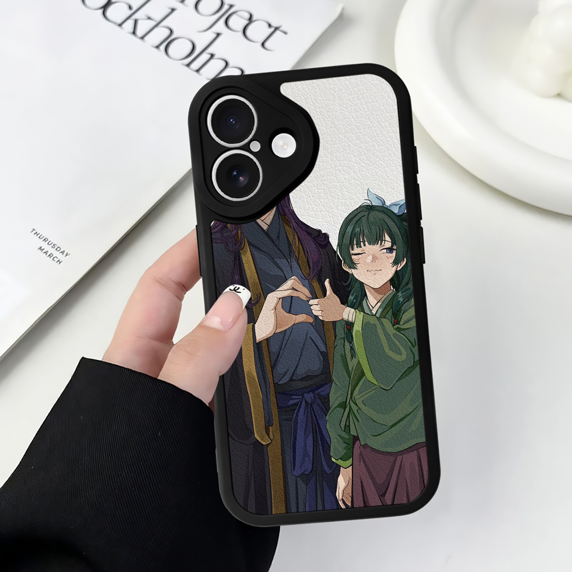（画像用） 薬屋のひとりごと The Apothecary Diaries 【iPhone 16シリーズ対応】シリコンスマホケース（レザー調） 材質：シリコン